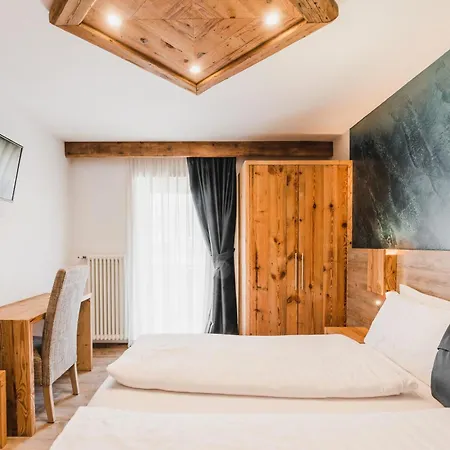 Hotel Arnika 3*